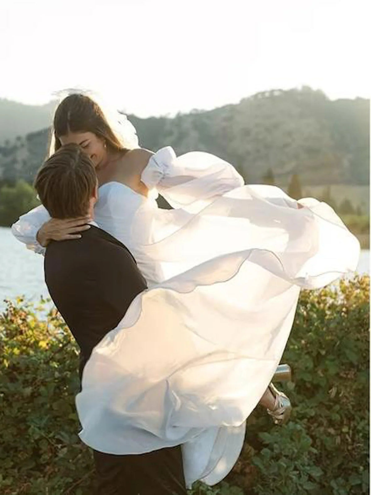 Bridal Organza Wrap with Sleeves – Elegant Wedding Cape for Ceremony, Travel & Photography
